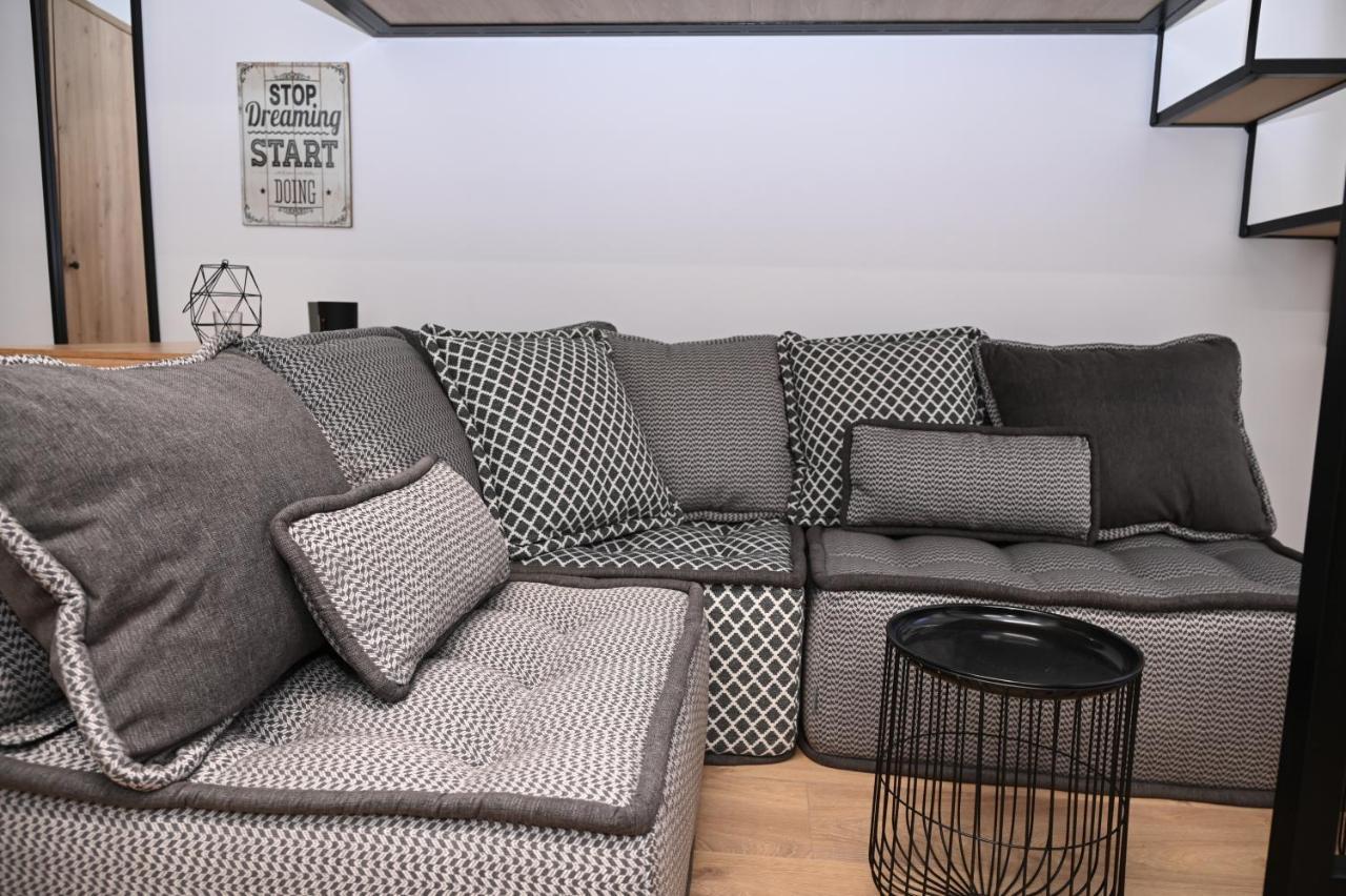 Urban Loft By Neuvel Apartment Атина Екстериор снимка